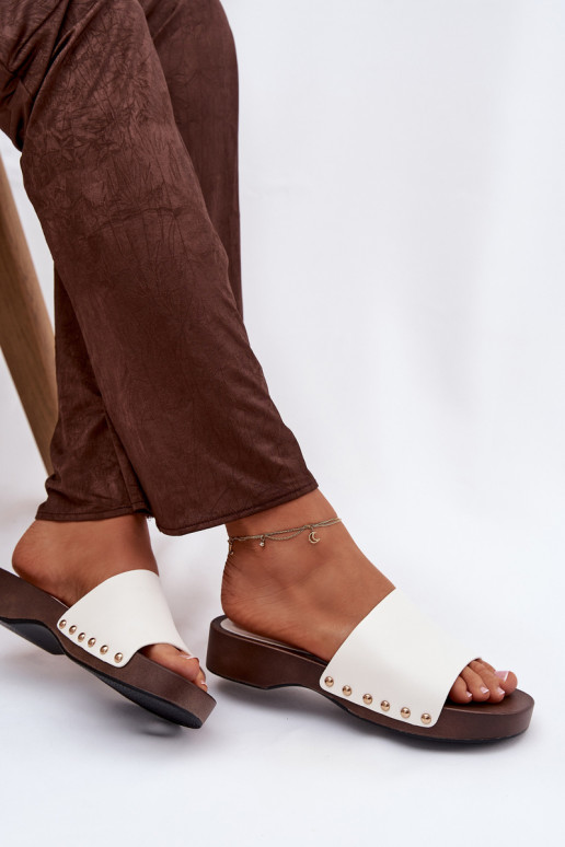 sieviešu čības ar kniedēm baltas krāsas Terissa