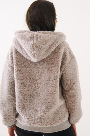 Gaiši pelēks džemperis 2