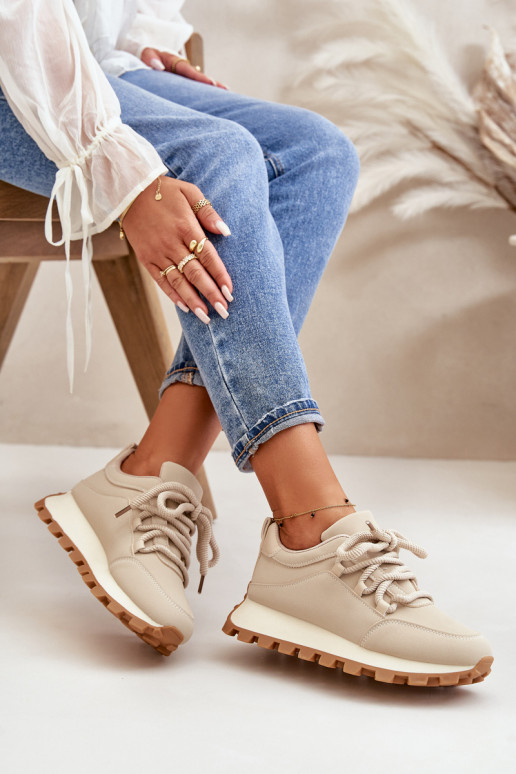 Sporta apavi Sneakers modeļa ar platformu no mākslīgas ādas smilšu krāsā Riadella