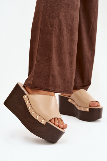 sieviešu čības  ar kniedēm smilšu krāsas Mareline 2