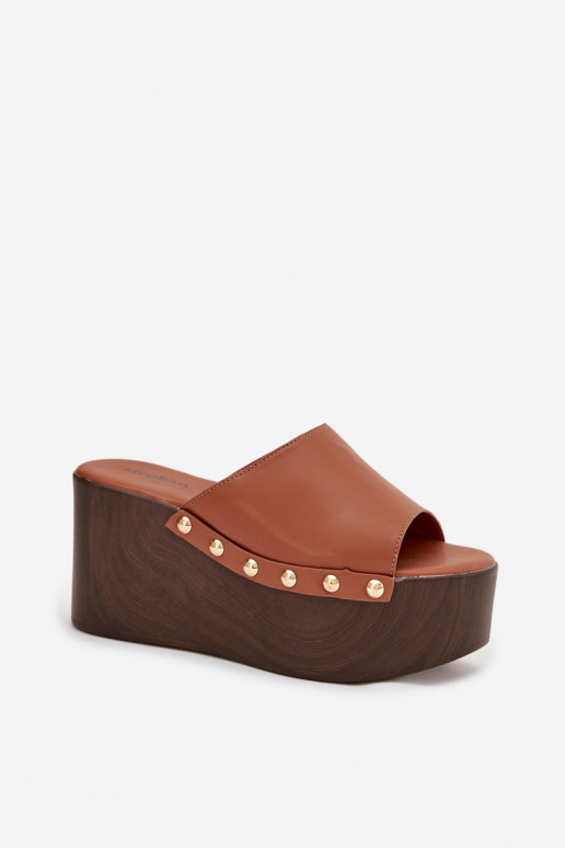 sieviešu čības  ar kniedēm brūnas krāsas Mareline