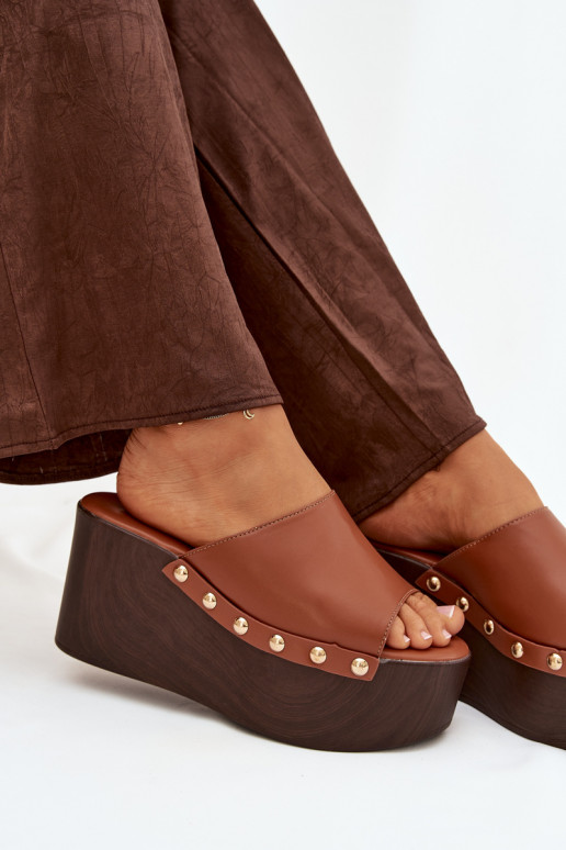 sieviešu čības  ar kniedēm brūnas krāsas Mareline