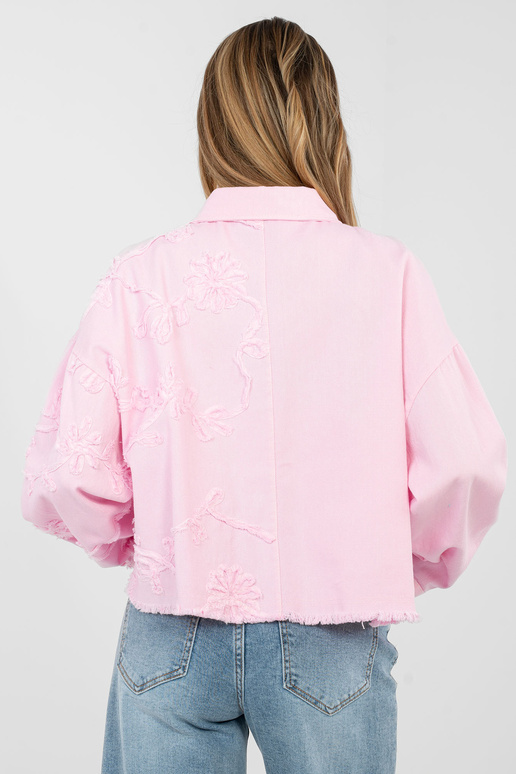 Jaka gaiši rozā krāsā