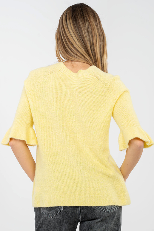 Džemperis gaiši dzeltenā krāsā