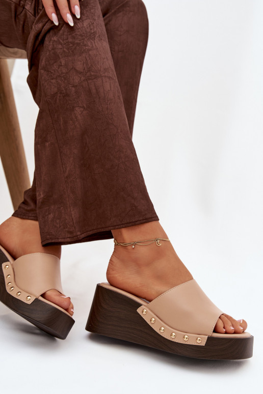 Sieviešu čības uz platformas ar zelta krāsas dzīsliņām smilšu krāsā Arionne