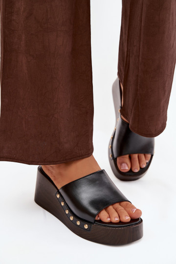 Sieviešu čības uz platformas ar zelta krāsas dzīsliņām melnā krāsā Arionne 2