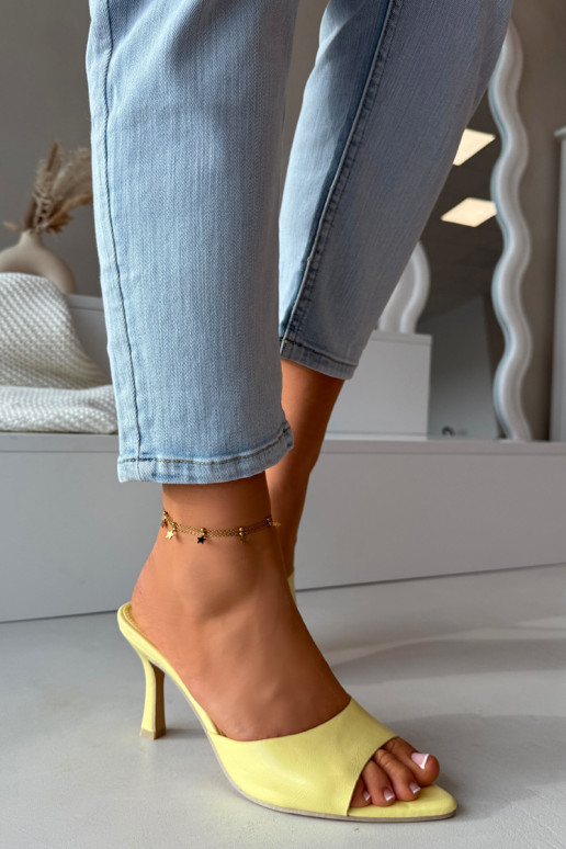 Sieviešu dzeltenas lakuotas čības ar papēžiem Lirissa