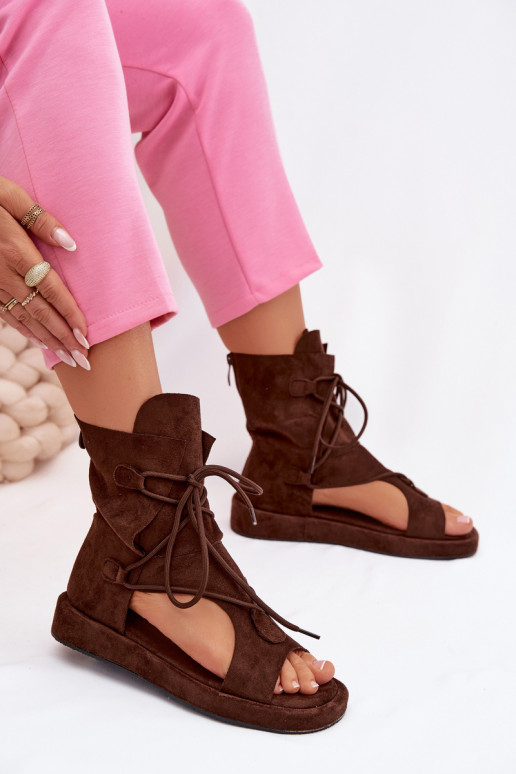 Sieviešu basenes owe ar stulmu I Wiązaniem Czekoladowe Ferlisse