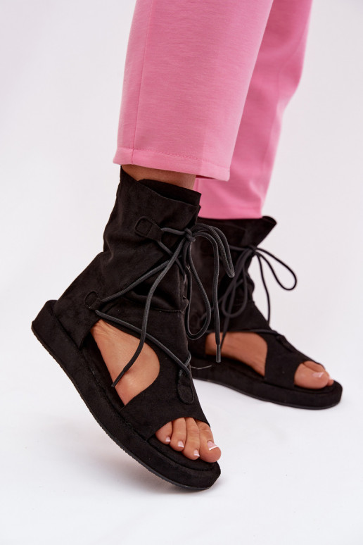 Sieviešu basenes owe ar stulmu I Wiązaniem Melns Ferlisse