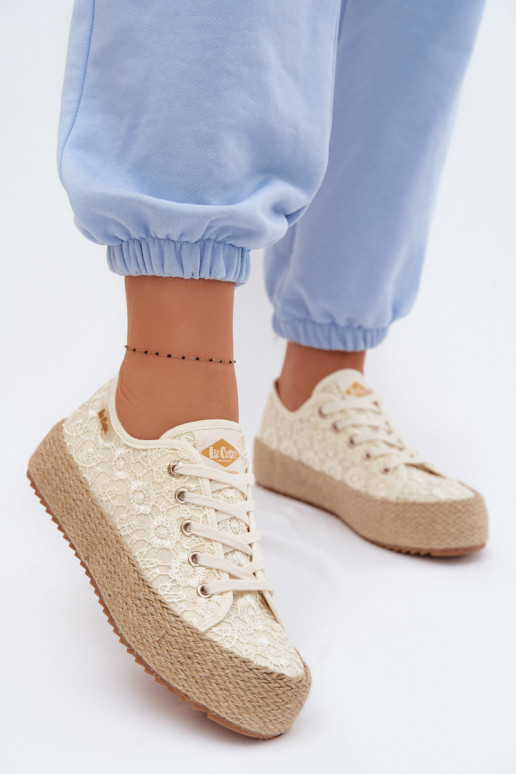 Ar mežģīnēm brīvā laika apavi espadrilles ar platformu Lee Cooper LCIN-26-31-4328 smilšu krāsas