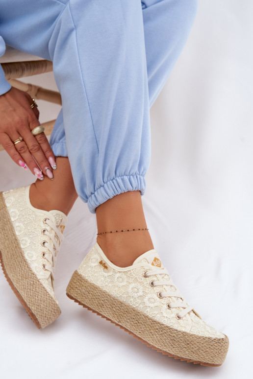 Ar mežģīnēm brīvā laika apavi espadrilles ar platformu Lee Cooper LCIN-26-31-4328 smilšu krāsas