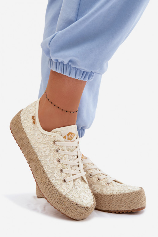 Ar mežģīnēm brīvā laika apavi espadrilles ar platformu Lee Cooper LCIN-26-31-4328 smilšu krāsas