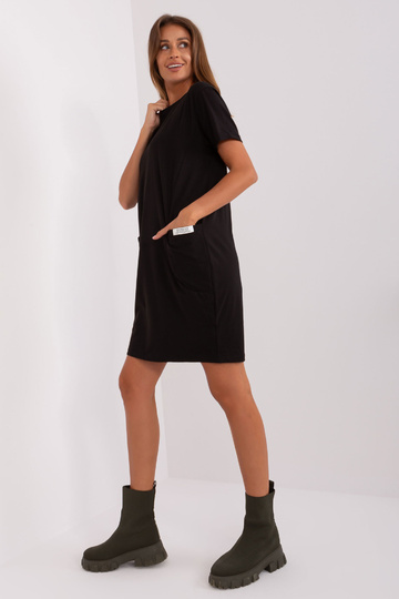 Melna kleita 2