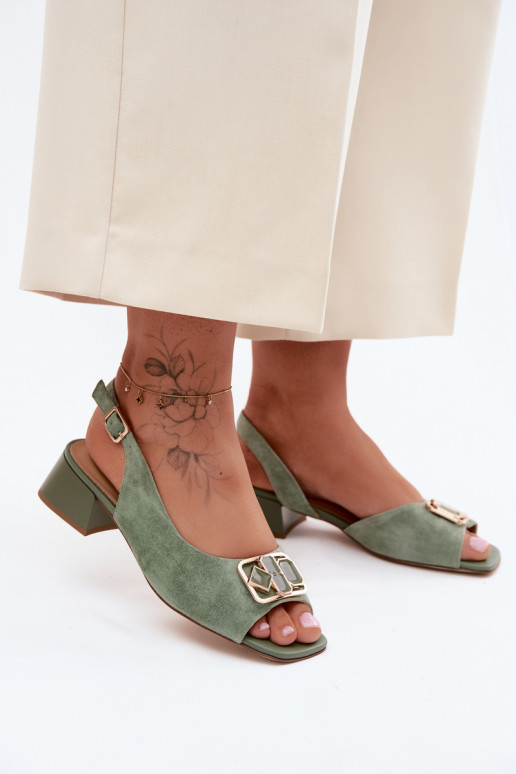 Elegantas sandales ar papēžiem no zaļas mākslīgās zamšādas