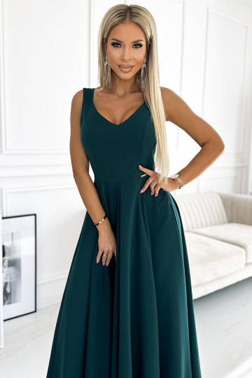 Zaļa gara eleganta kleita ar izgriezumu 2