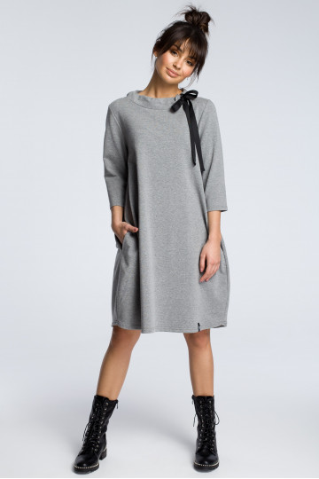 Pelēka oversized kleita ar jostu