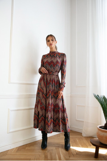 Maxi kleita ar acteku rakstu - modelis 1