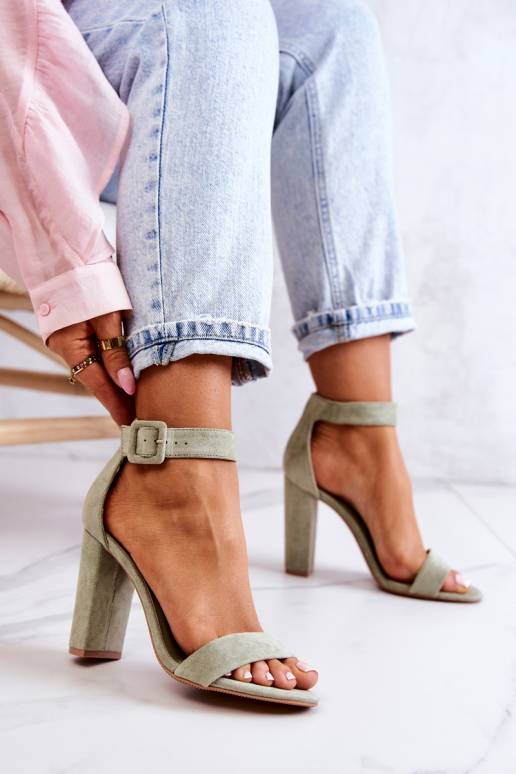 zamšādas sandales ar papēdi zaļas... zamšādas sandales ar papēdi zaļas...