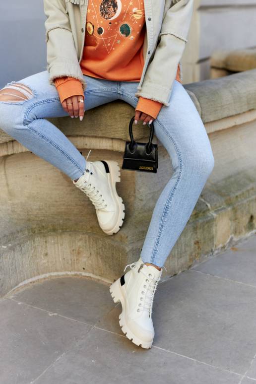 Sieviešu puszābaki Ziloņkaula krāsas... Sieviešu puszābaki Ziloņkaula krāsas...