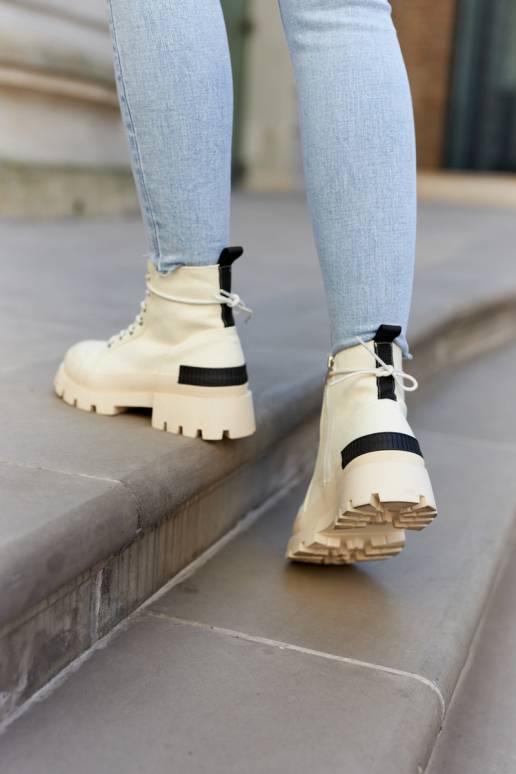 Sieviešu puszābaki Ziloņkaula krāsas... Sieviešu puszābaki Ziloņkaula krāsas...