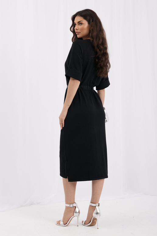 Melna kleita