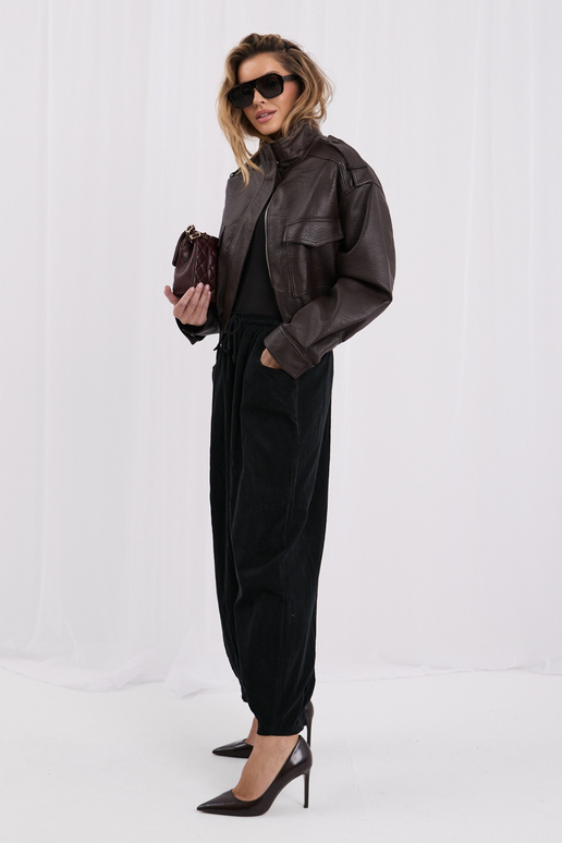 Melnās bikses