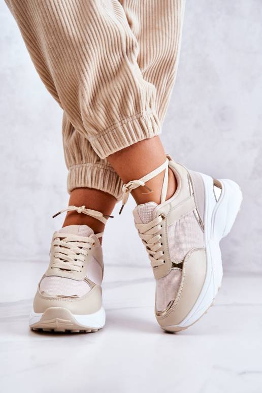 Mirdzoši sporta apavi ar platformu... Mirdzoši sporta apavi ar platformu...