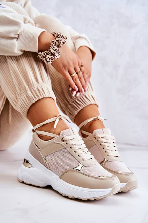 Mirdzoši sporta apavi ar platformu... Mirdzoši sporta apavi ar platformu...