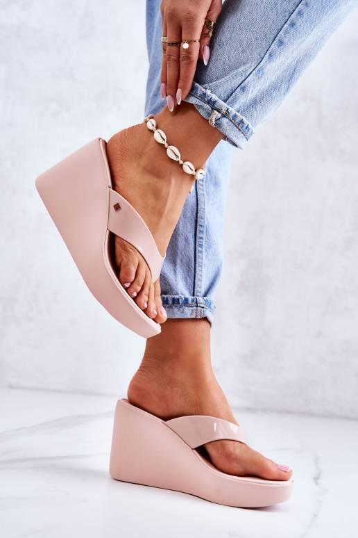 Čības modernas iešļūcenes ar...