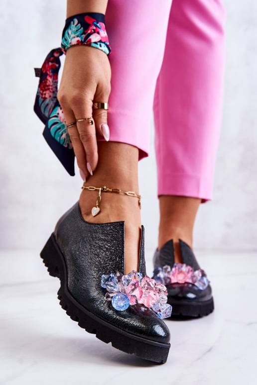 Eleganta stila apavi ar ornamentiem...