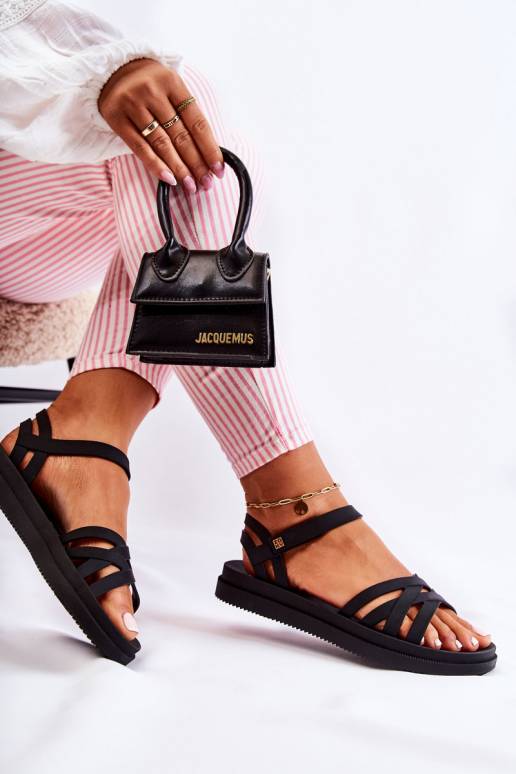 Sieviešu basenes ar lipīgām aizdarēm... Sieviešu basenes ar lipīgām aizdarēm...