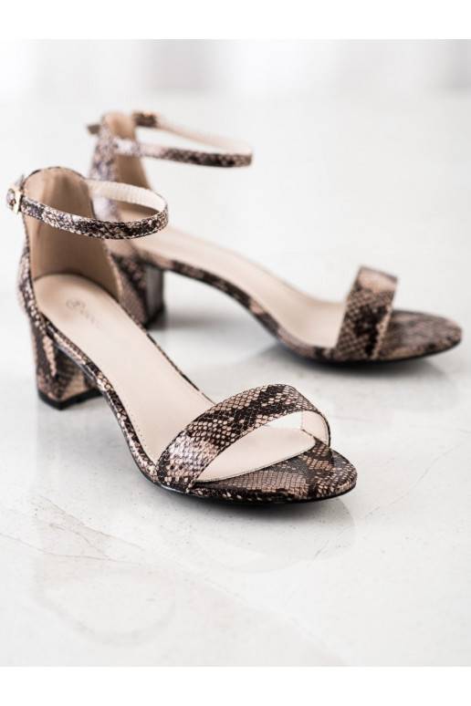 sandales uz papēža ar čūskādas imitāciju 