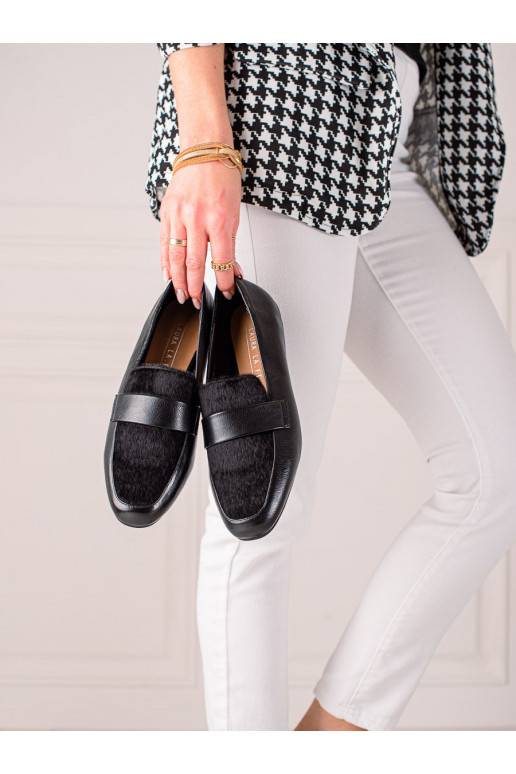 melnas krāsas apavi ar kažokādu 