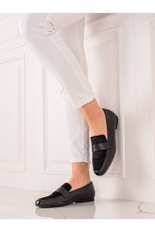 melnas krāsas apavi ar kažokādu 