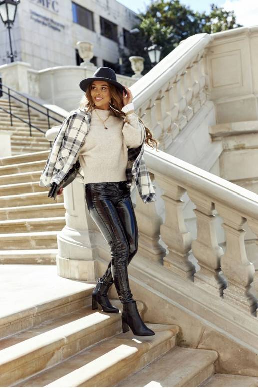 Sieviešu puszābaki melnas krāsas ar... Sieviešu puszābaki melnas krāsas ar...