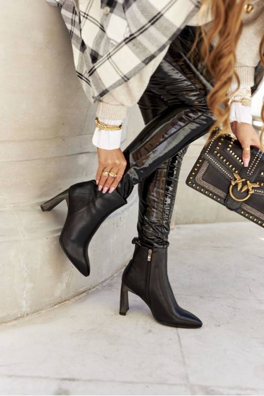 Sieviešu puszābaki melnas krāsas ar... Sieviešu puszābaki melnas krāsas ar...