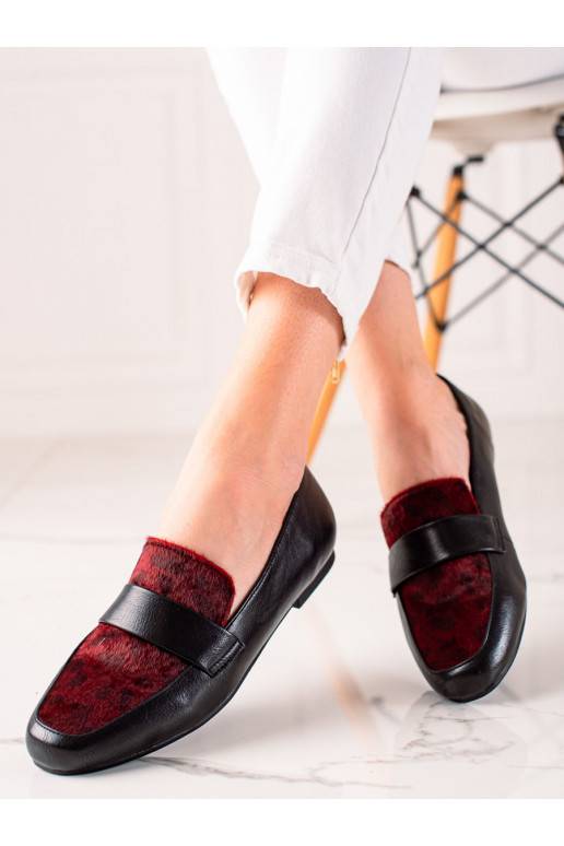 -bordo krāsa kurpes ar kažokādu