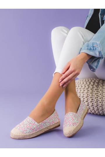 Stilīgi sieviešu apavi