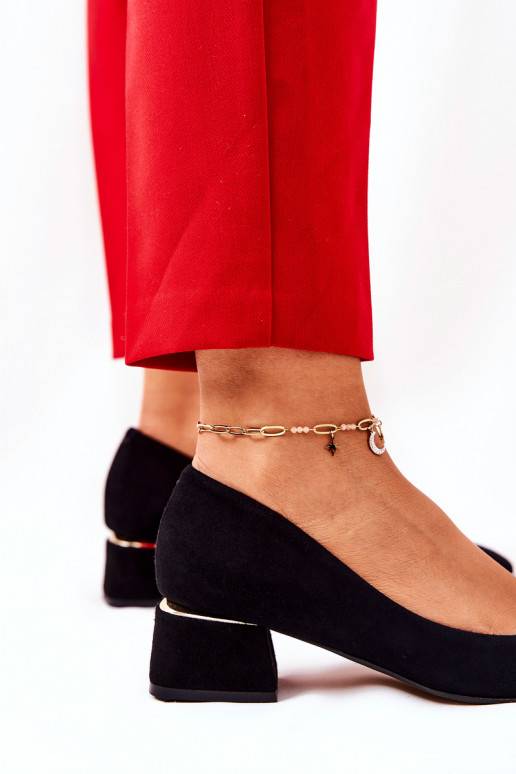 Kurpes melnas krāsas Kurpes melnas krāsas