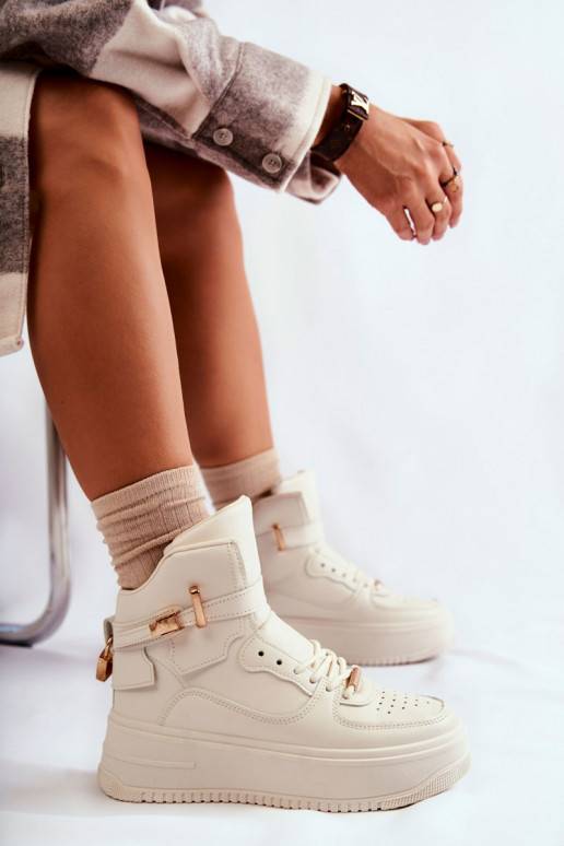 siltināti sporta apavi smilšu krāsas...