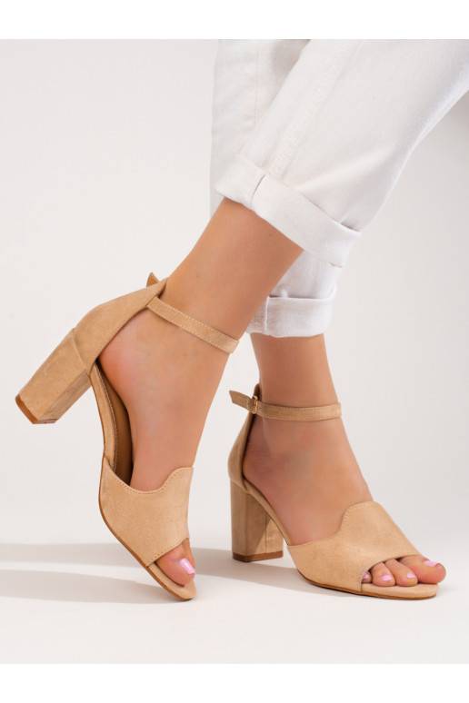 smilšu krāsas kurpes  uz papēža W. Potocki