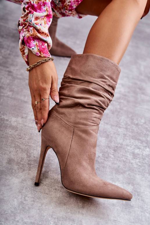 Sieviešu puszābaki garie zābaki...