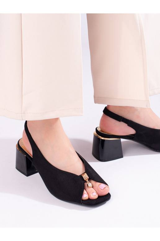 melnas krāsas  kurpes   uz papēža Shelovet