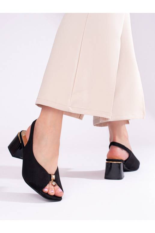 melnas krāsas  kurpes   uz papēža Shelovet