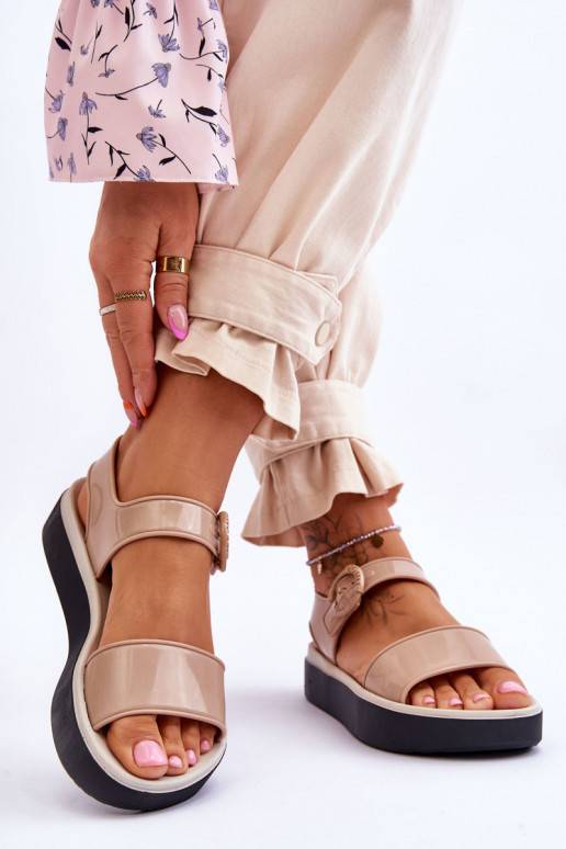 Sandales smilšu krāsas-melnas krāsas