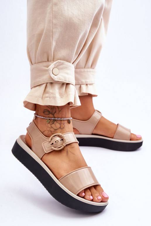 Sandales smilšu krāsas-melnas krāsas