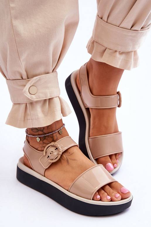 Sandales smilšu krāsas-melnas krāsas