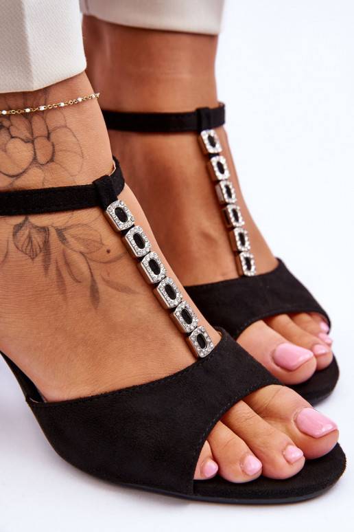 Sandales zamšādas ar papēdi melnas... Sandales zamšādas ar papēdi melnas...