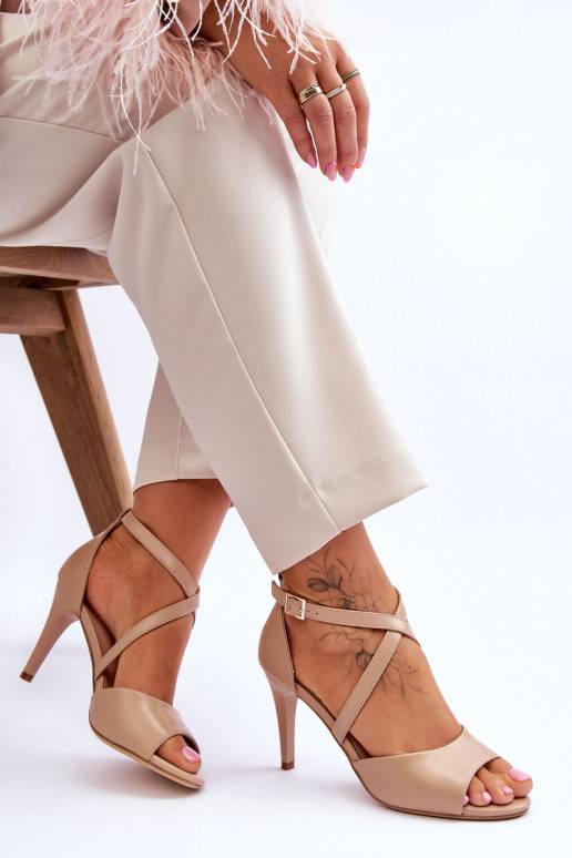 Stilīgas sandales ar papēdi smilšu...
