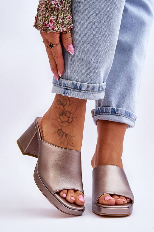 Stilīgasrnas čības ar papēdi Sergio...